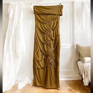 Gucci Gold Strapless Ruched Sheath Dress Italy 42 Size US Small / 6